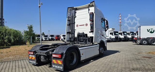 Standard tractor unit Volvo FH 460 I-SAVE  T26-038