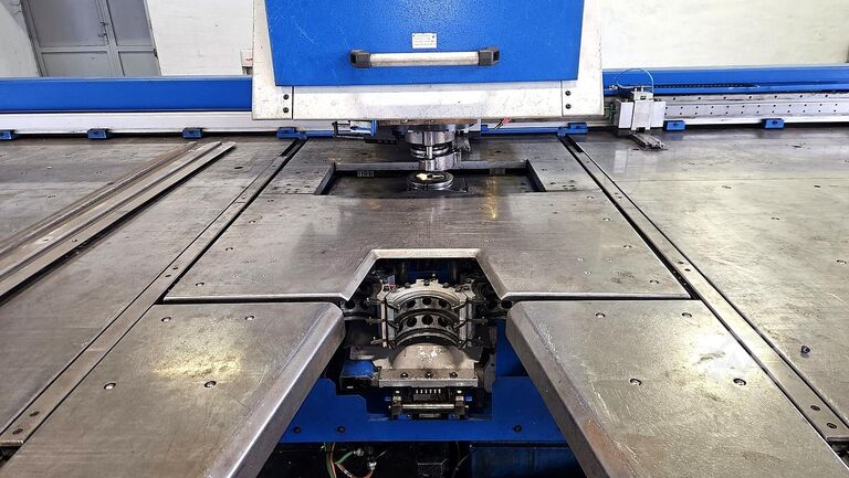 Punching and nibbling machine BOSCHERT Multipunch 1530