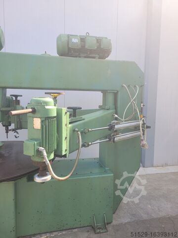 Carousel milling machine