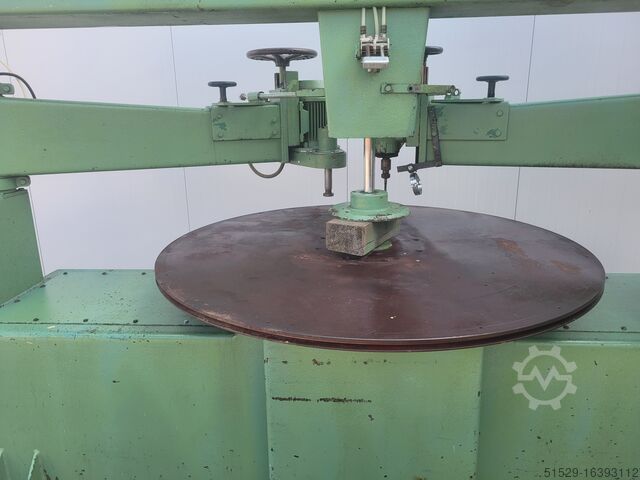 Carousel milling machine