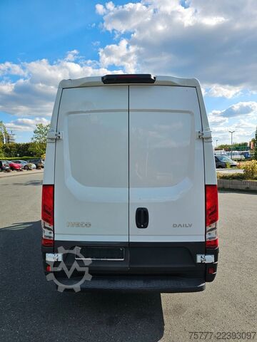 High top van IVECO Daily 35-120 Kastenwagen - L2H2 - Klima - Navi