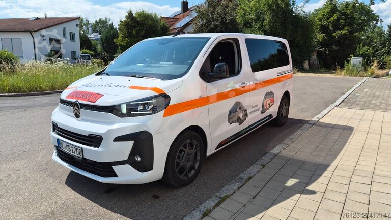 Minibus CITROEN SpaceTourer Opel Zafira Plus M 9 Sitzer