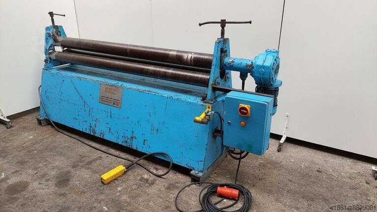 Mot. Dreiwalzen-Blechrundbiegemaschine DAVI MCM 2012