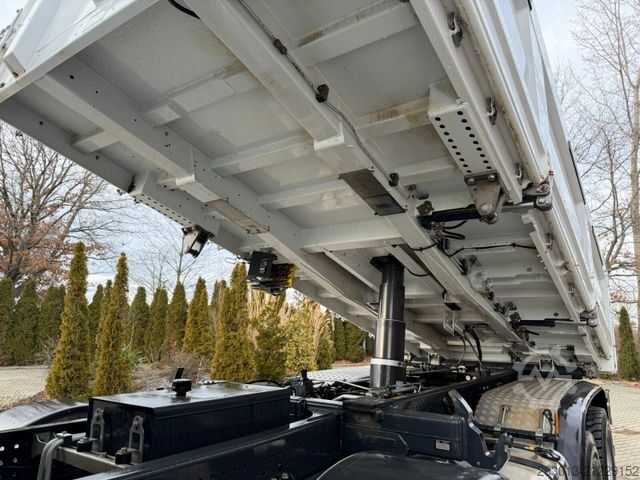 Kipper LKW MERCEDES-BENZ AROCS 3548 8x4 Euro 6 Meiller Kipper Bordmatik