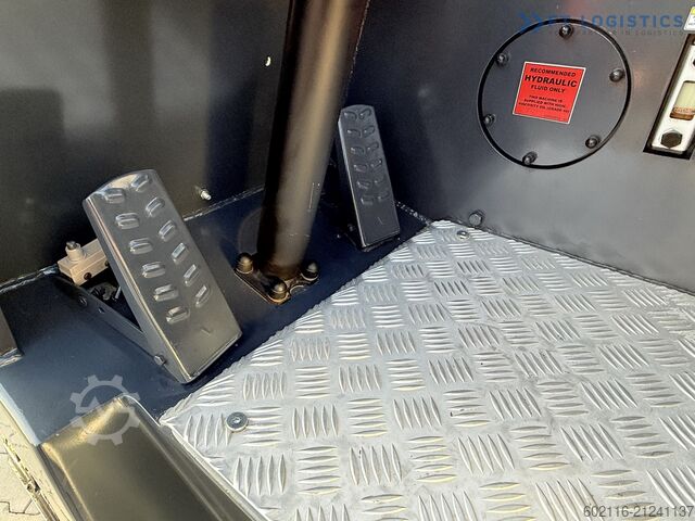 Vierwegestapler Combilift CB4000 GAS TRIPLEX 5200 POSITIONER