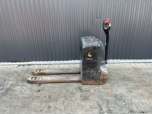Electric Pallet Truck Linde T16