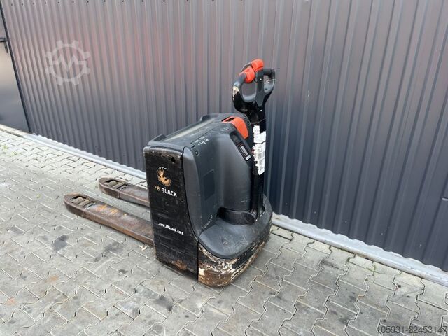Electric Pallet Truck Linde T16