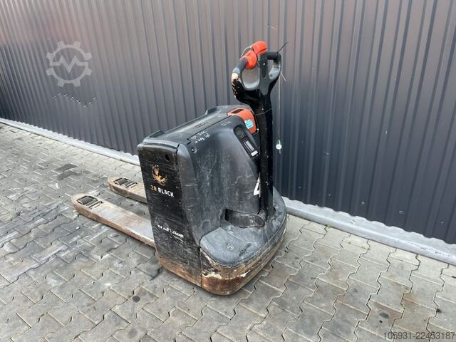 Electric Pallet Truck Linde T16