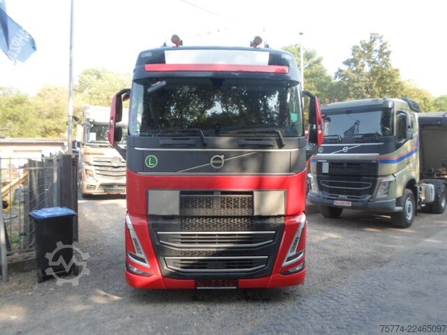 Volume tractor unit VOLVO FH 500/ Globetrotter/ Low Deck