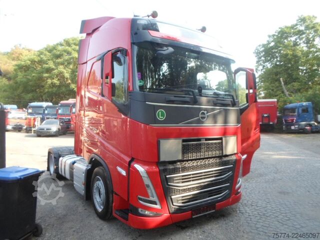 Volume tractor unit VOLVO FH 500/ Globetrotter/ Low Deck