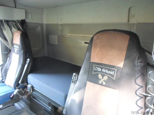 Volume tractor unit VOLVO FH 500/ Globetrotter/ Low Deck