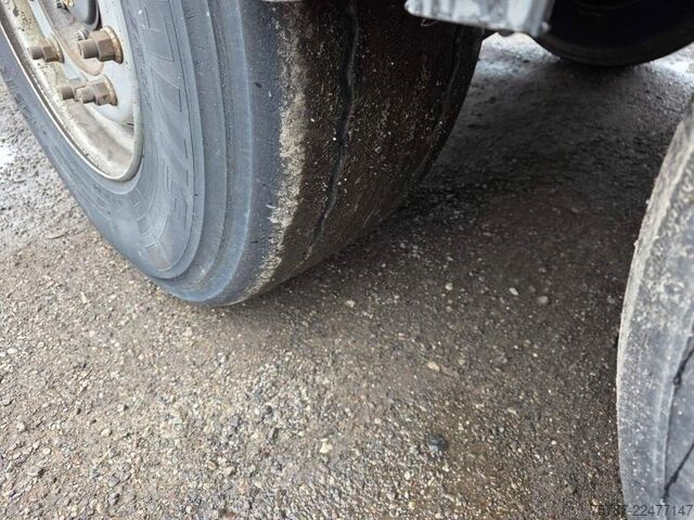 Walking floor semitrailer REISCH 65 cbm Schubboden, Lift, SAF Scheibe