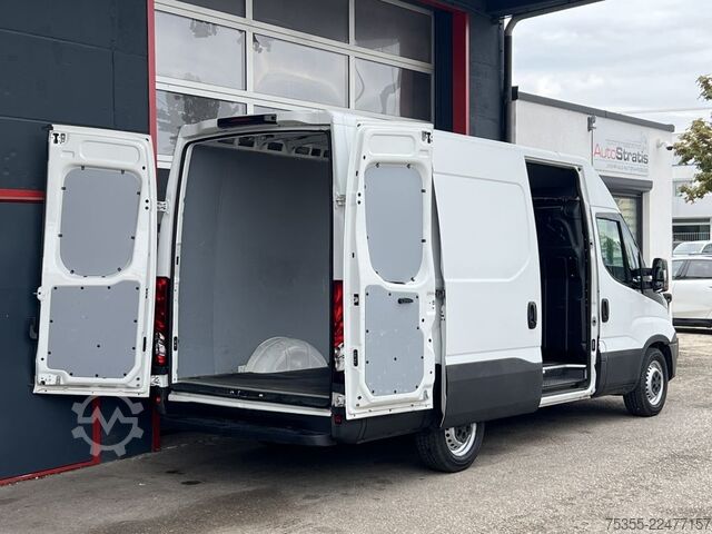 High top van IVECO Daily 35S12 Klimaanlage 3-Sitzer 270° Hecktüren