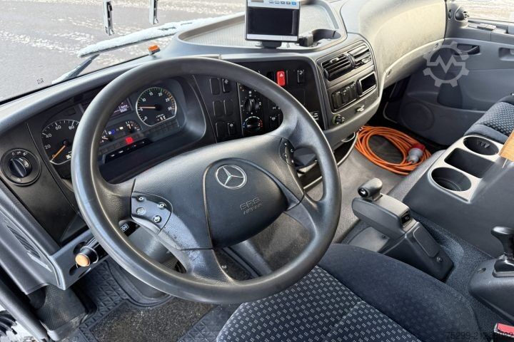 Refrigerated truck Mercedes-Benz Atego 1022 4x2 Kühlkoffer+HB / Swiss-Vehicle