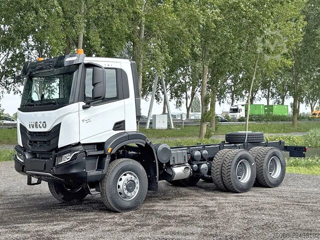 Chassis with cab Iveco T-Way AD380T47WH-3800 Chassis Cabin (13 units)