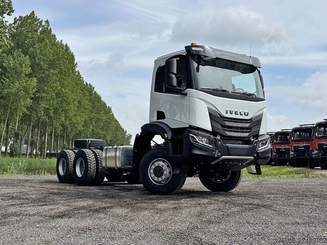 Chassis with cab Iveco T-Way AD380T47WH-3800 Chassis Cabin (13 units)