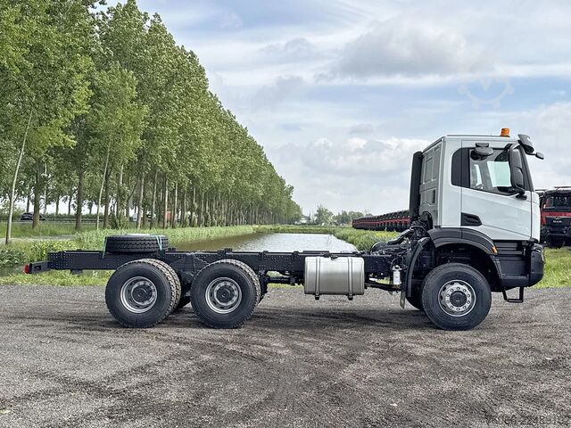 Chassis with cab Iveco T-Way AD380T47WH-3800 Chassis Cabin (13 units)