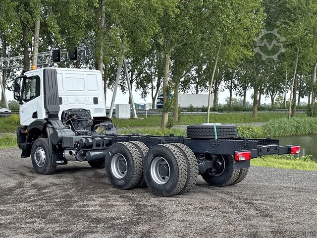 Chassis with cab Iveco T-Way AD380T47WH-3800 Chassis Cabin (13 units)