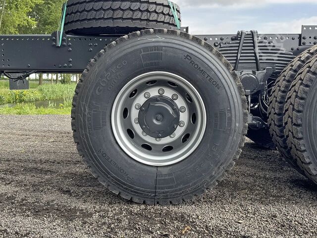 Chassis with cab Iveco T-Way AD380T47WH-3800 Chassis Cabin (13 units)