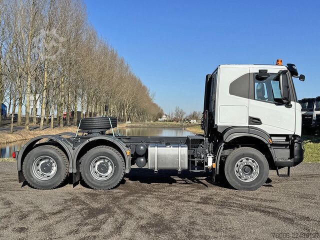 Standard-SZM Iveco T-Way AT720T43TH AT ADR Tractor Head (16 units)