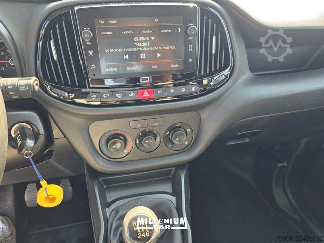 Minibus FIAT DOBLÒ 5 POSTI 1.6MJT 2022 KM 108000