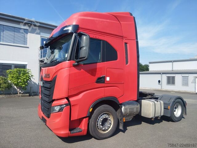 Standard tractor unit Iveco S-Way AS 440 S 49 T/FP Standklima Navi