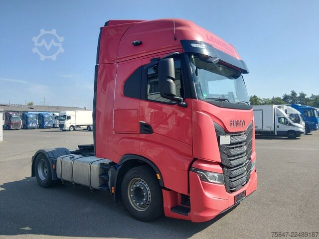 Standard tractor unit Iveco S-Way AS 440 S 49 T/FP Standklima Navi