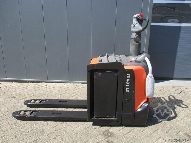 Pallet truck BT LPE200