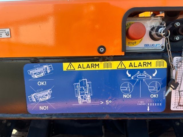 Working platform truck MERCEDES-BENZ Rutmann SA 26 / Raupenbühne / Funk