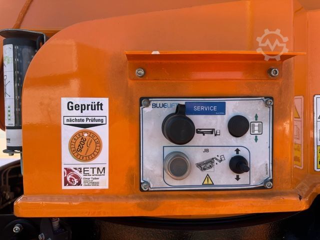 Working platform truck MERCEDES-BENZ Rutmann SA 26 / Raupenbühne / Funk