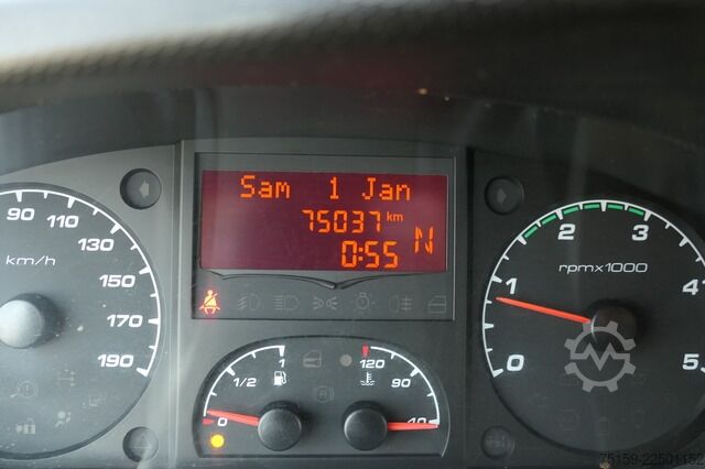 Transporter mit Koffer iveco Daily 35 S11 C30C AUTOMATIK KAMERA Regale LUFT DURCHGANG EURO-5 CoC