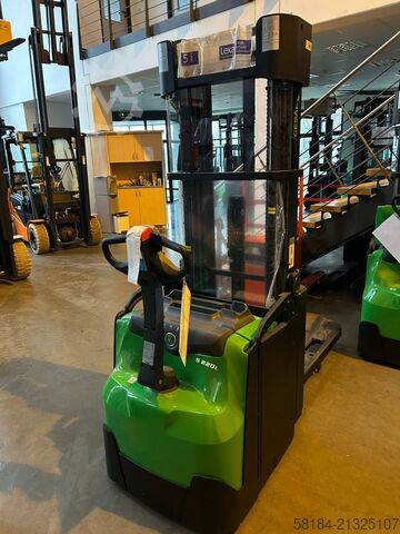 Hochhubwagen Cesab S220L