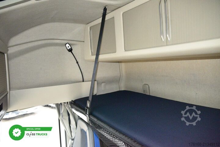 Standard tractor unit VOLVO FH 460 Globetrotter XL Varios i-Save