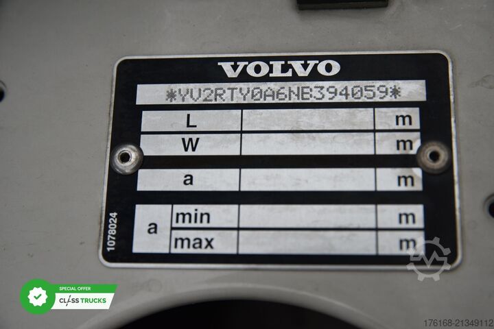 Standard tractor unit VOLVO FH 460 Globetrotter XL Varios i-Save