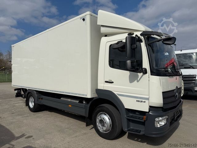 Box truck MERCEDES-BENZ ATEGO 1524 L Koffer 6,1 m LBW BÄR 1,5 T*NL 7,9 T