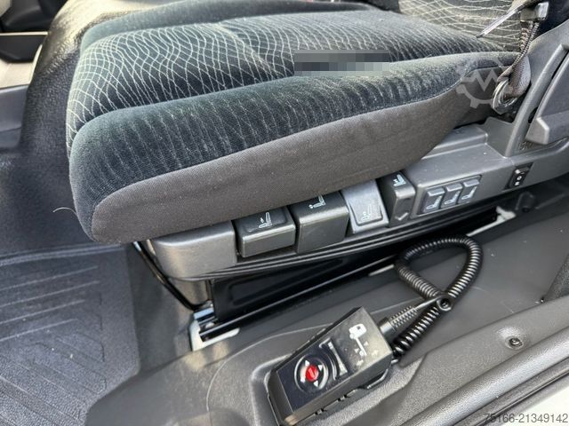 Box truck MERCEDES-BENZ ATEGO 1524 L Koffer 6,1 m LBW BÄR 1,5 T*NL 7,9 T