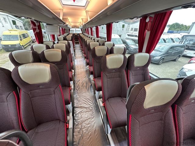 Motor coach MAN Lions Coach R08 63 Sitze 3-Achsen 13.8m