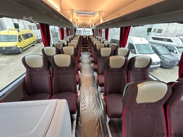Motor coach MAN Lions Coach R08 63 Sitze 3-Achsen 13.8m