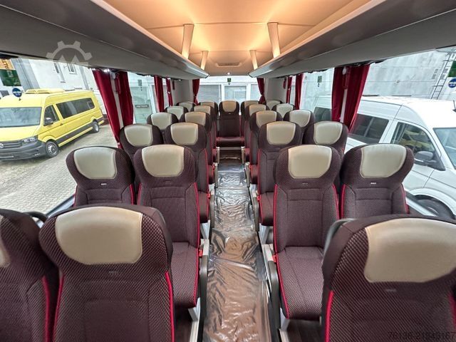 Motor coach MAN Lions Coach R08 63 Sitze 3-Achsen 13.8m