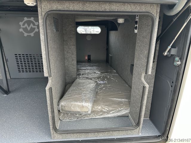 Motor coach MAN Lions Coach R08 63 Sitze 3-Achsen 13.8m