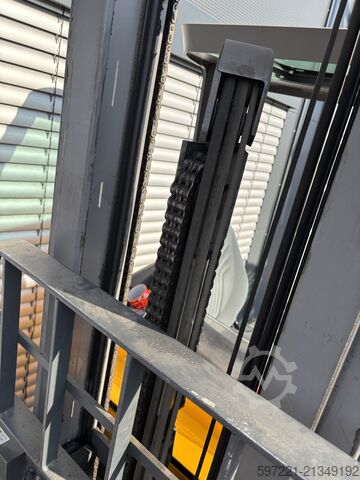 Schubmaststapler Jungheinrich ETV 216