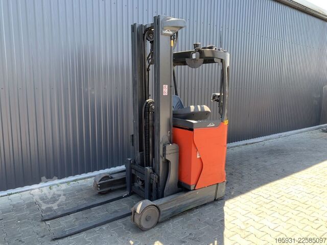 Schubmaststapler Linde R12B