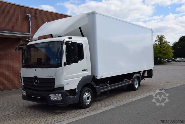 Transporter mit Koffer Mercedes-Benz Atego II  818 Koffer LBW 1500KGAutomatik Tempo