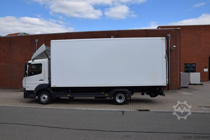 Transporter mit Koffer Mercedes-Benz Atego II  818 Koffer LBW 1500KGAutomatik Tempo