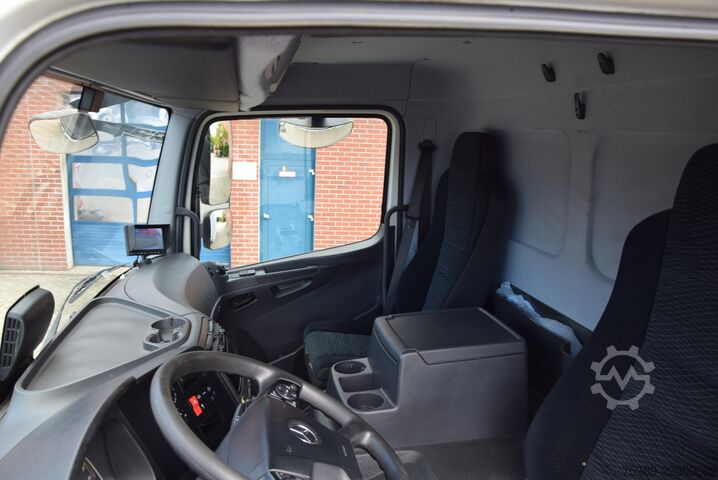 Transporter mit Koffer Mercedes-Benz Atego II  818 Koffer LBW 1500KGAutomatik Tempo