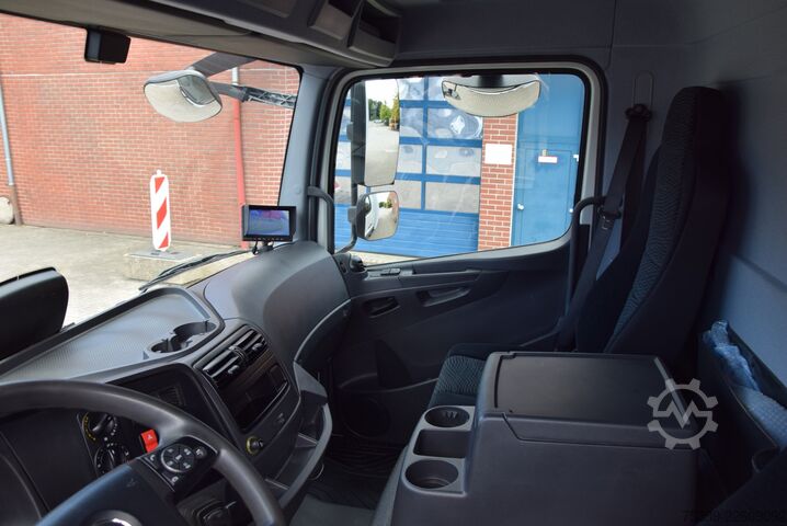 Transporter mit Koffer Mercedes-Benz Atego II  818 Koffer LBW 1500KGAutomatik Tempo