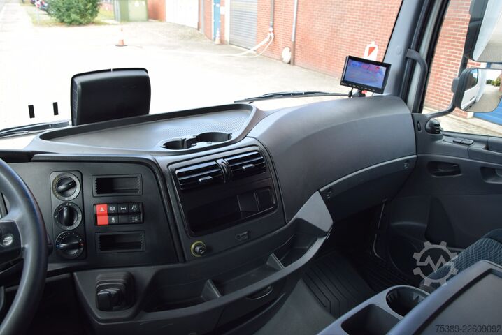 Transporter mit Koffer Mercedes-Benz Atego II  818 Koffer LBW 1500KGAutomatik Tempo