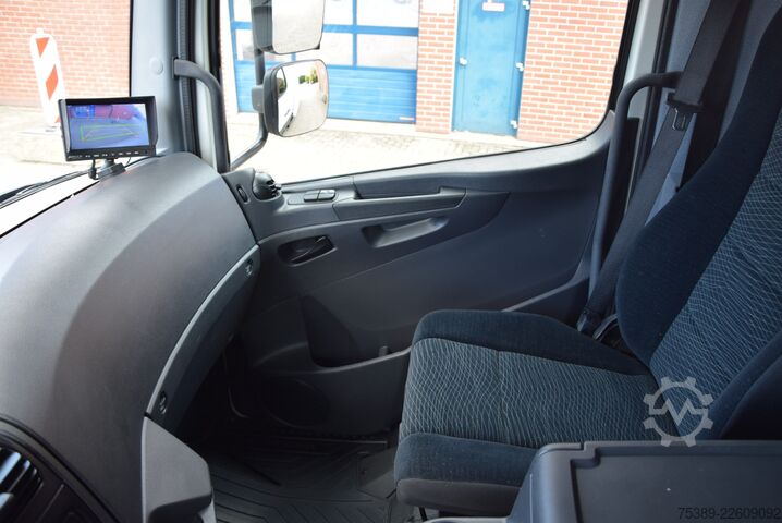 Transporter mit Koffer Mercedes-Benz Atego II  818 Koffer LBW 1500KGAutomatik Tempo