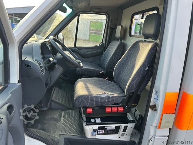 Fire truck MERCEDES-BENZ Sprinter 313 RTW / Trage /