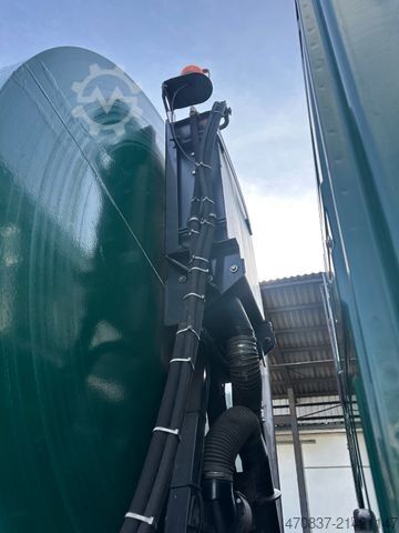 Garbage truck MERCEDES-BENZ Arocs 3240 / 8x2x6 / Faun Rotopresss